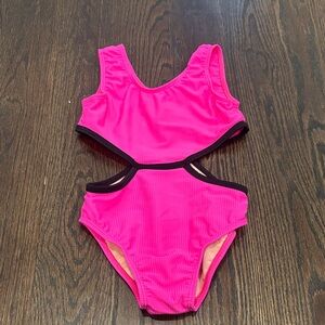 Random Hearts Girl’s Vibrant Pink One Piece Swimsuit Size 7